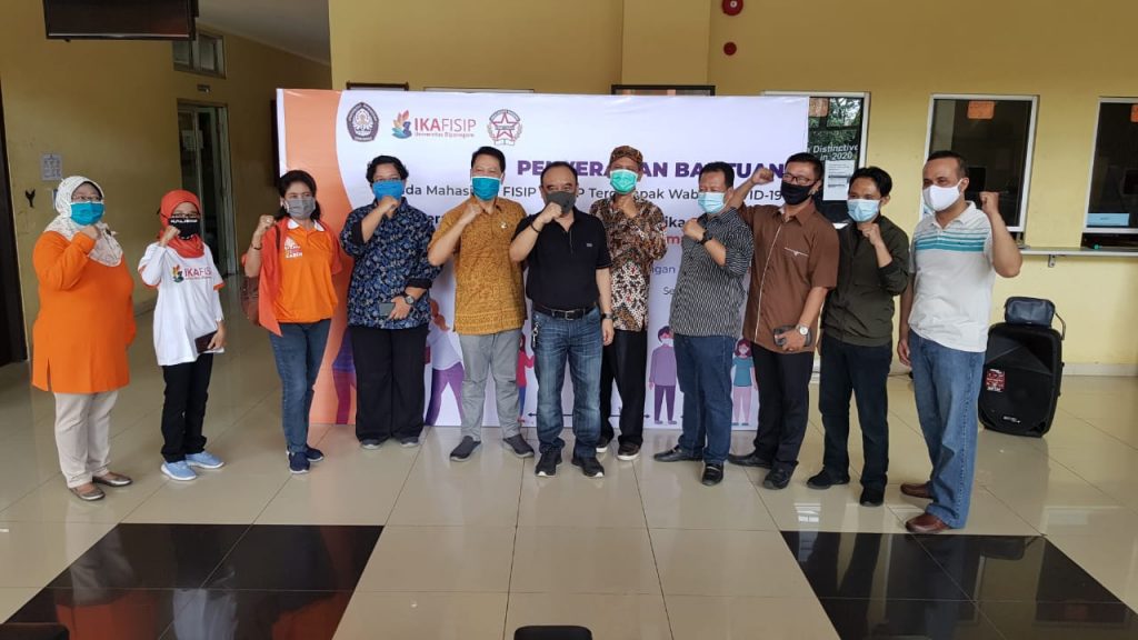 Dekan FISIP Undip Gandeng IKA-FISIP Undip Bersama BEM Bantu Mahasiswa Terdampak Covid-19